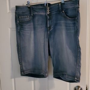 Torrid plus size 24 shorts